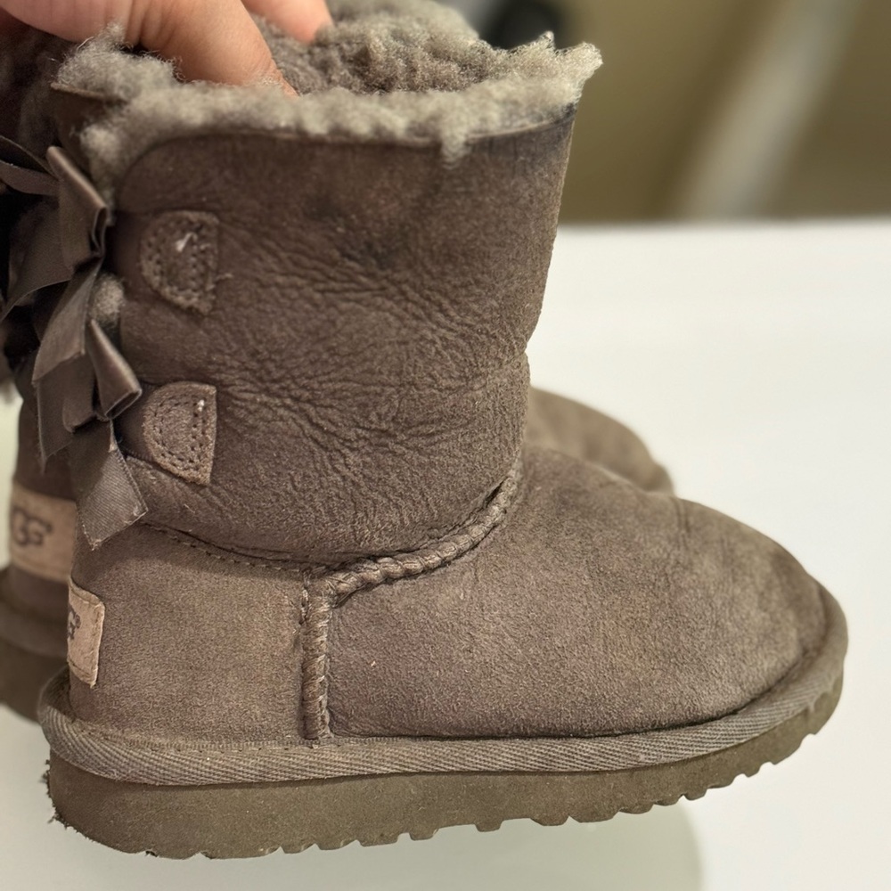 UGG Bailey Bow Boots 8c toddler, Gray